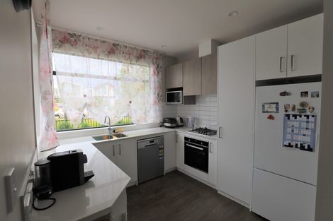 Photo of property in 48 Battalion Drive, Papakura, 2110