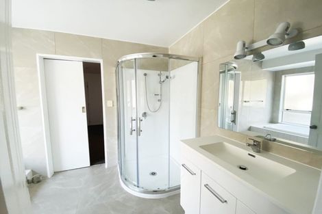 Photo of property in 14 Caldbeck Rise, Northpark, Auckland, 2013