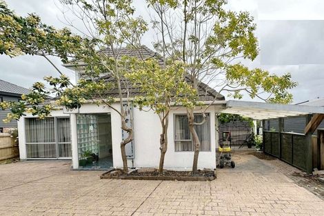 Photo of property in 3/90 Aberdeen Road, Campbells Bay, Auckland, 0620