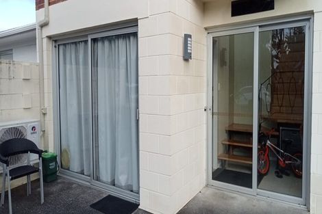 Photo of property in 1/21 Mcbreen Avenue, Northcote, Auckland, 0627