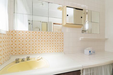 Photo of property in 17b Wallis Street, Raglan, 3225