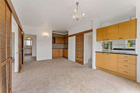 Photo of property in 40 Montgomery Avenue, Rothesay Bay, Auckland, 0630