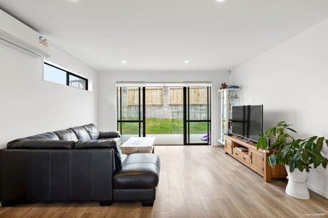 Photo of property in 22b Thornlow Street, Glendene, Auckland, 0602