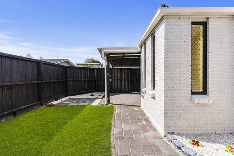 Photo of property in 1/49 Larne Avenue, Pakuranga Heights, Auckland, 2010