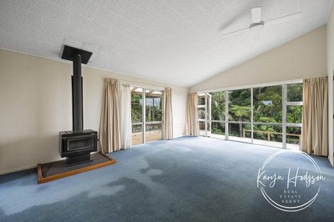 Photo of property in 26 Whaka Street, Maungaturoto, 0520