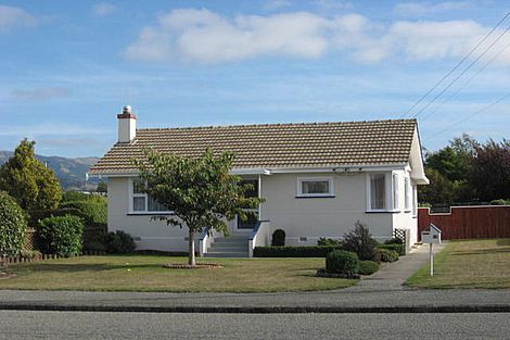 Photo of property in 16 Moorhouse Street, Waimate, 7924