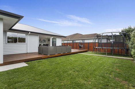 Photo of property in 4 Sir Lincoln Drive, Kumeu, 0810
