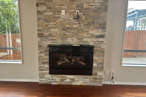 Photo of property in 436a East Coast Road, Windsor Park, Auckland, 0630