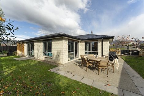 Photo of property in 14 Magnetic Place, Cromwell, 9310