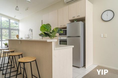 Photo of property in 5/9 Broderick Road, Johnsonville, Wellington, 6037