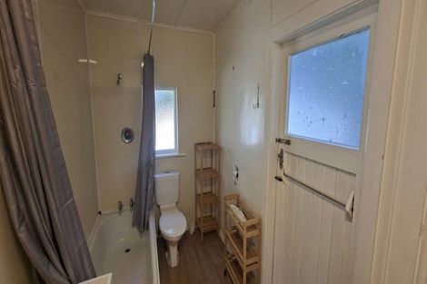 Photo of property in 21 Manuka Street, Otaki Beach, Otaki, 5512