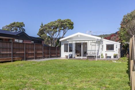 Photo of property in 39 Aperahama Street, Paekakariki, 5034