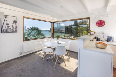 Photo of property in 5 Stanley Point Road, Stanley Point, Auckland, 0624