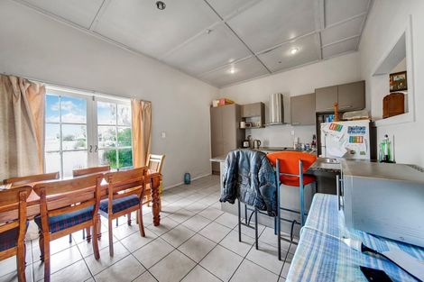 Photo of property in 70 Ketemarae Road, Normanby, Hawera, 4614