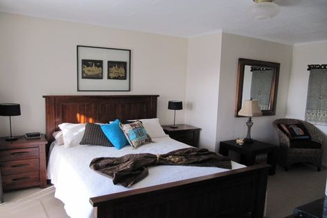 Photo of property in 76 Churchill Road, Cockle Bay, Auckland, 2014