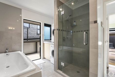 Photo of property in 48 Pitau Road, Mount Maunganui, 3116