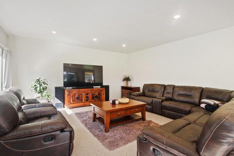 Photo of property in 112a Mcrobbie Road, Kingseat, Papakura, 2580