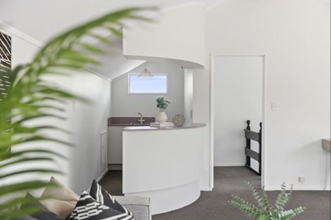 Photo of property in 73 Gilbass Avenue, Hamilton Lake, Hamilton, 3204