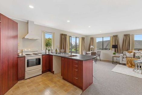 Photo of property in 40 Regents Park Place, Westgate, Auckland, 0614
