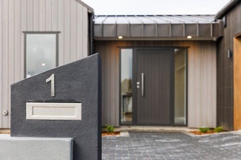 Photo of property in 1 Te Ara Lane, Hokowhitu, Palmerston North, 4410