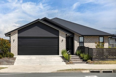 Photo of property in 15 Livingstone Drive, Papamoa Beach, Papamoa, 3118