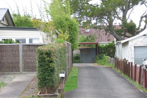 Photo of property in 16a St Michaels Avenue, Point Chevalier, Auckland, 1022