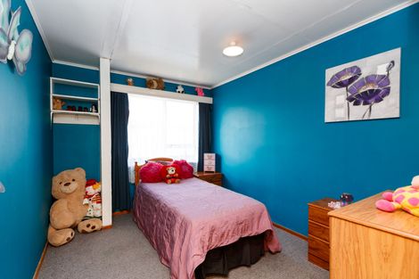 Photo of property in 5 Tararua Terrace, Cloverlea, Palmerston North, 4412