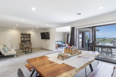 Photo of property in 131 Vipond Road, Stanmore Bay, Whangaparaoa, 0932