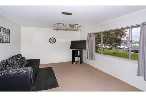 Photo of property in 1/6 Ray Small Drive, Papakura, 2110