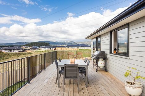 Photo of property in 15 Gibraltar Way, Fitzherbert, Palmerston North, 4410