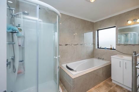 Photo of property in 7 Hollinger Place, Nawton, Hamilton, 3200