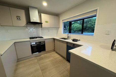 Photo of property in 1 Tableau Place, Totara Vale, Auckland, 0629