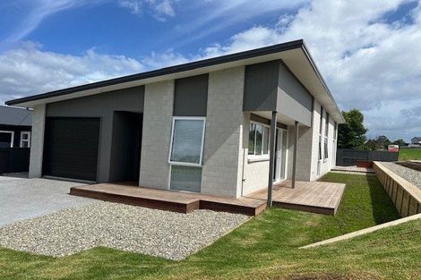 Photo of property in 47a Western Avenue, Omokoroa, 3114