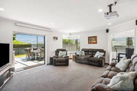 Photo of property in 125 Realm Drive, Paraparaumu, 5032