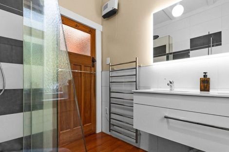 Photo of property in 6 Harvey Road, Bluff Hill, Napier, 4110