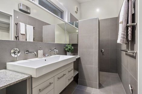 Photo of property in 10 Maurice Knowles Lane, Cashmere, Christchurch, 8022