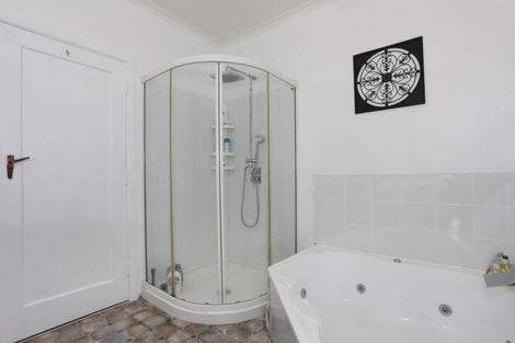 Photo of property in 14 Kensington Road, Marton, 4710