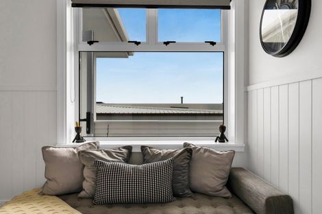 Photo of property in 7 Lemont Place, Westown, New Plymouth, 4310