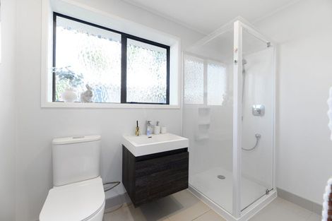 Photo of property in 28 Matuhi Rise, Henderson, Auckland, 0612