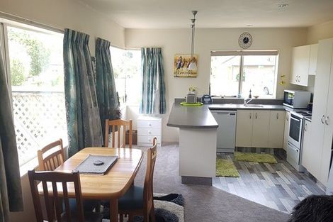 Photo of property in 27 Villa Grove, Paraparaumu, 5032