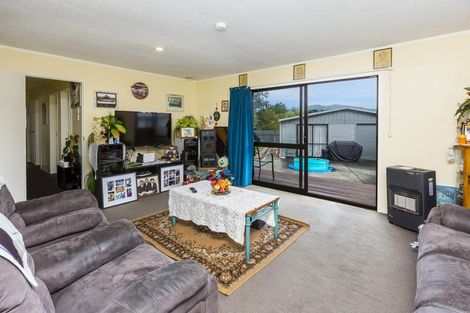Photo of property in 3b Wyoming Grove, Totara Park, Upper Hutt, 5018