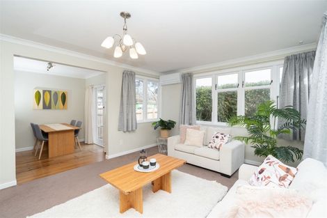 Photo of property in 2 Tranmere Road, Fairfield, Hamilton, 3214