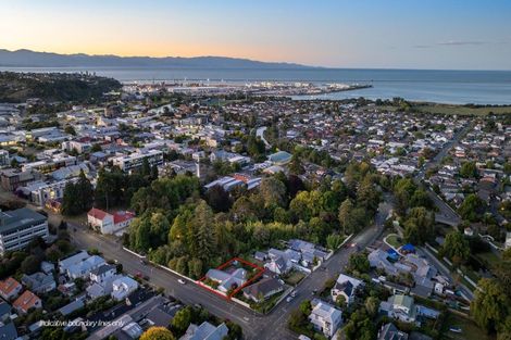 Photo of property in 353 Hardy Street, Nelson, 7010