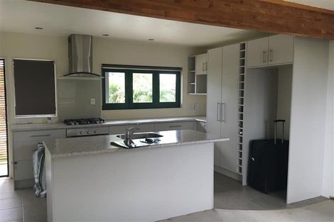 Photo of property in 33 Elizabeth Drive, West Harbour, Auckland, 0618