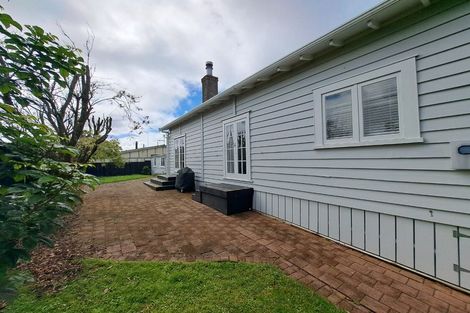 Photo of property in 15 Beatrix Street, Avondale, Auckland, 1026
