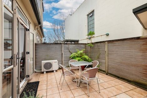 Photo of property in Henry Walton Flats, 3/2 Upper Queen Street, Auckland Central, Auckland, 1010