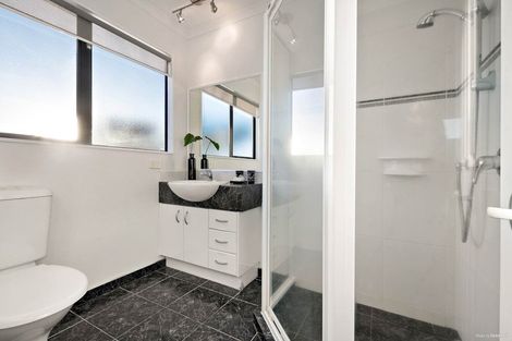 Photo of property in 17 Erne Crescent, East Tamaki, Auckland, 2016