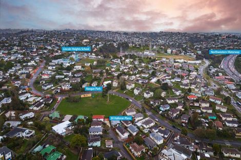 Photo of property in 24 Halloran Place, Massey, Auckland, 0614