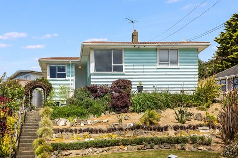 Photo of property in 11 Ngahue Crescent, Elsdon, Porirua, 5022