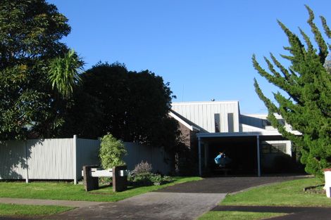 Photo of property in 2/4 Arkley Avenue, Farm Cove, Auckland, 2012